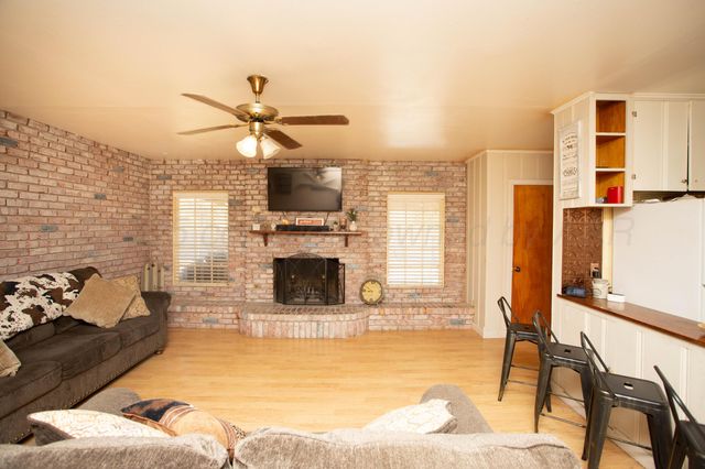 50 Fannin Drive, Tulia, TX 79088