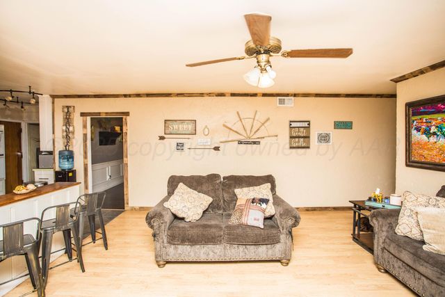 50 Fannin Drive, Tulia, TX 79088