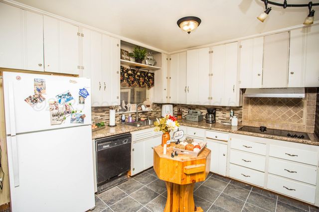 50 Fannin Drive, Tulia, TX 79088