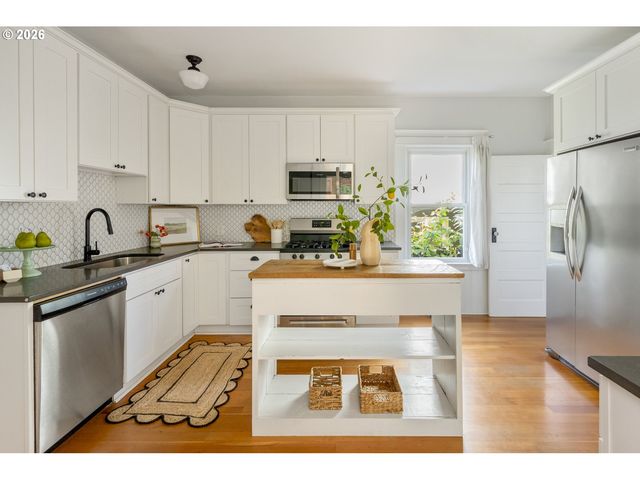 5035 Ne 6TH Ave, Portland, OR 97211