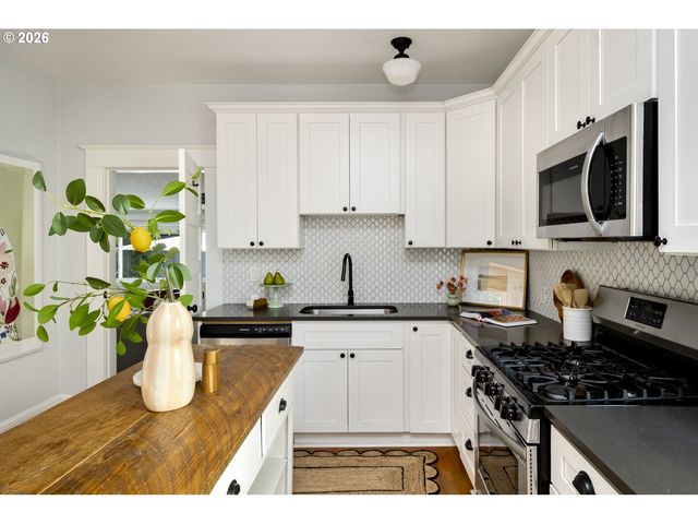 5035 Ne 6TH Ave, Portland, OR 97211