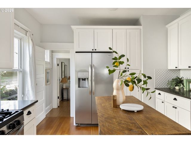 5035 Ne 6TH Ave, Portland, OR 97211