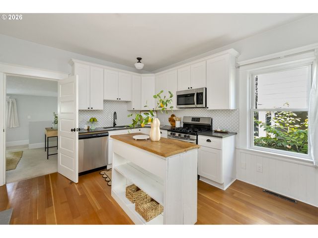 5035 Ne 6TH Ave, Portland, OR 97211