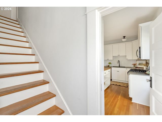 5035 Ne 6TH Ave, Portland, OR 97211