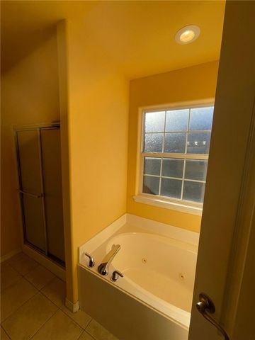 143 Fox Run Circle, Centerton, AR 72719