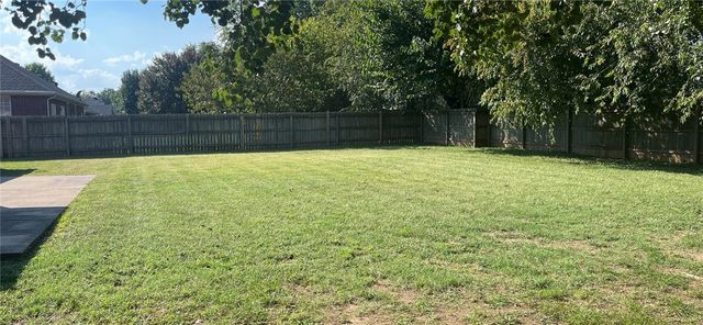 143 Fox Run Circle, Centerton, AR 72719