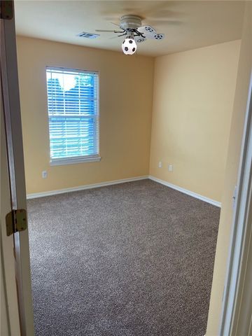 143 Fox Run Circle, Centerton, AR 72719