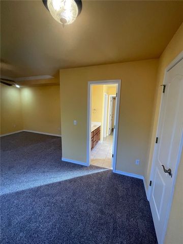 143 Fox Run Circle, Centerton, AR 72719