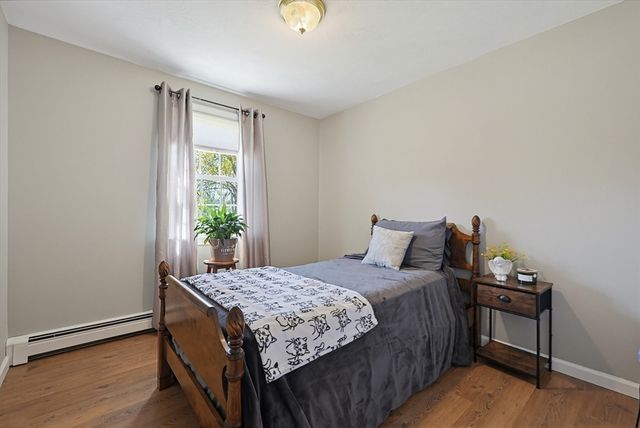 2 Kimberly Ln, Blackstone, MA 01504