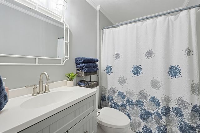 2 Kimberly Ln, Blackstone, MA 01504