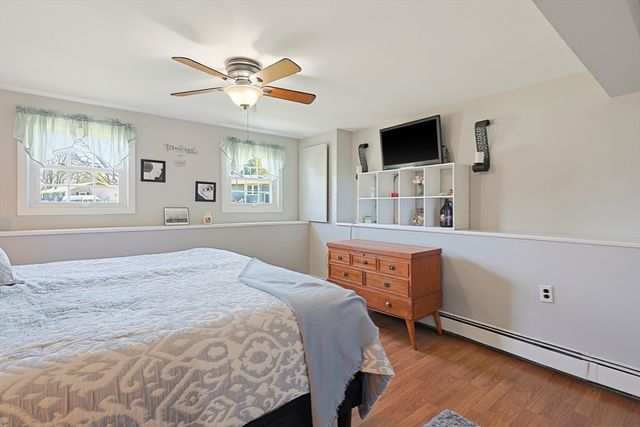 2 Kimberly Ln, Blackstone, MA 01504