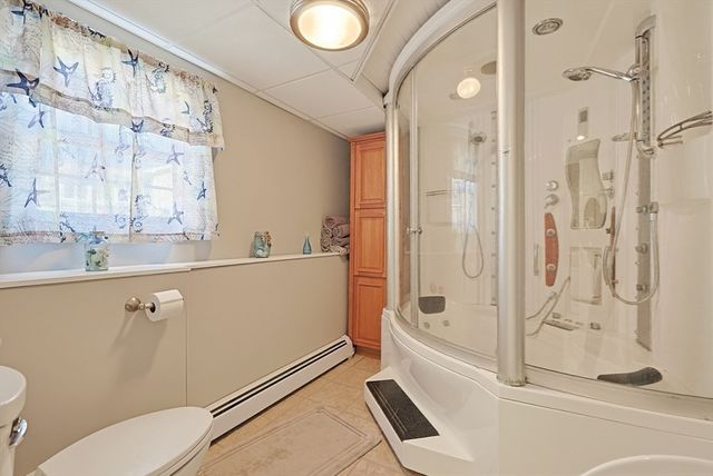 2 Kimberly Ln, Blackstone, MA 01504