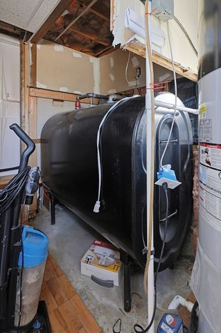 2 Kimberly Ln, Blackstone, MA 01504