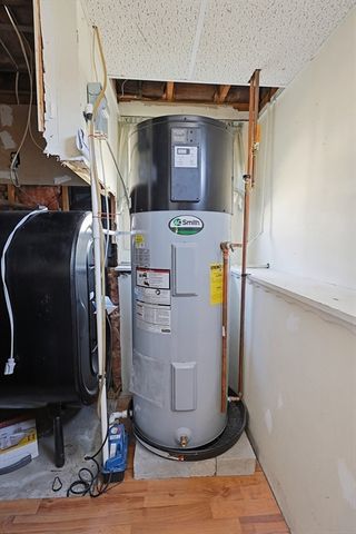 2 Kimberly Ln, Blackstone, MA 01504