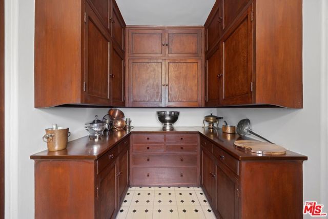 3806 Carnavon Way, Los Angeles, CA 90027