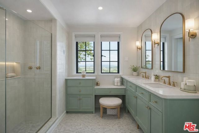 3806 Carnavon Way, Los Angeles, CA 90027