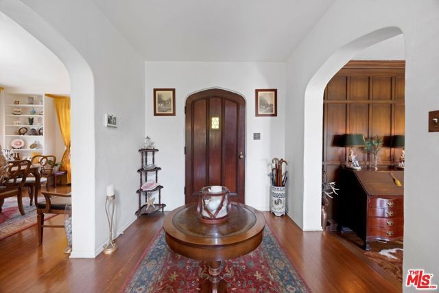 3806 Carnavon Way, Los Angeles, CA 90027