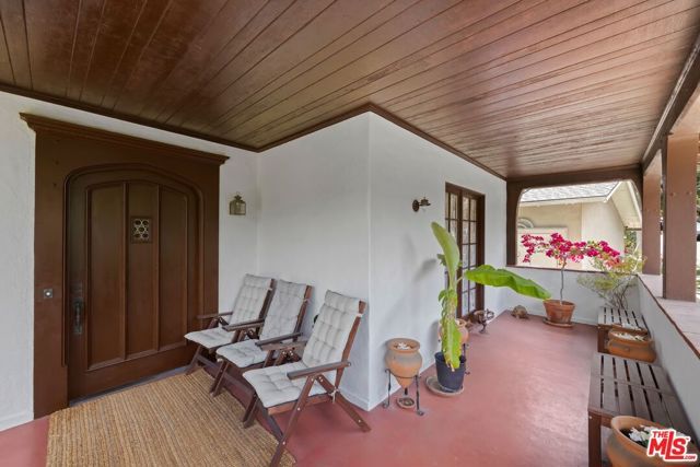 3806 Carnavon Way, Los Angeles, CA 90027