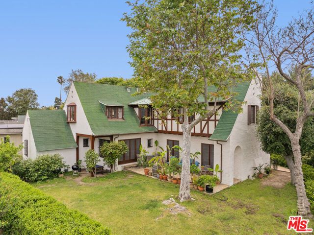 3806 Carnavon Way, Los Angeles, CA 90027