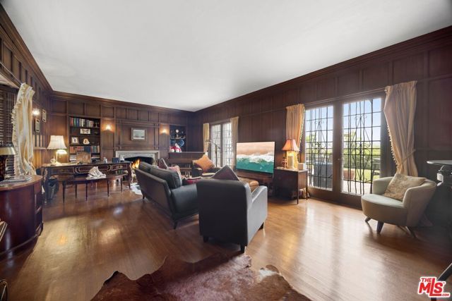 3806 Carnavon Way, Los Angeles, CA 90027