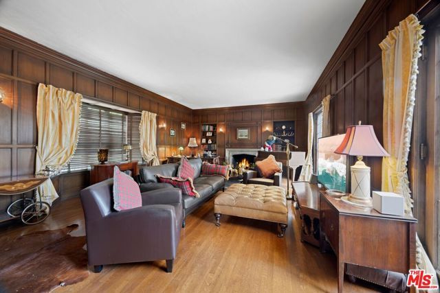 3806 Carnavon Way, Los Angeles, CA 90027