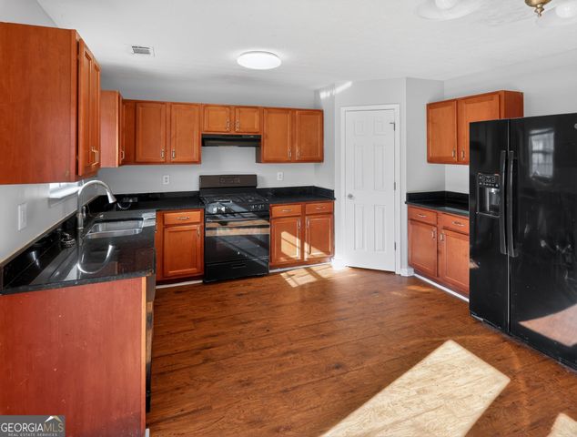 2089 Black Oak Lane, Ellenwood, GA 30294