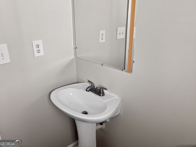 2089 Black Oak Lane, Ellenwood, GA 30294