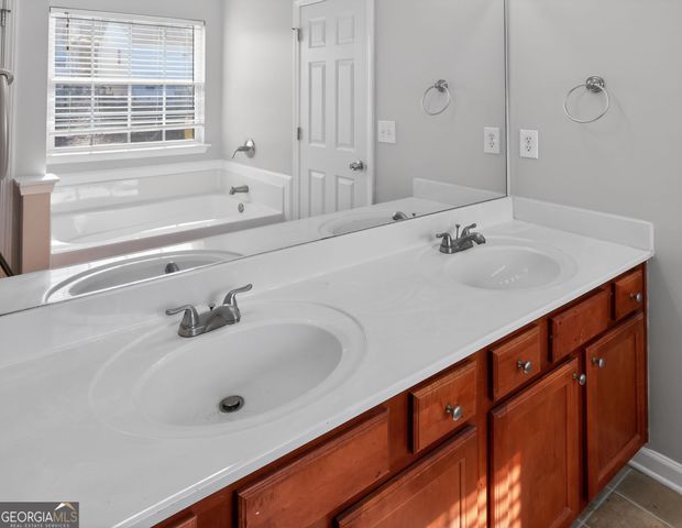 2089 Black Oak Lane, Ellenwood, GA 30294