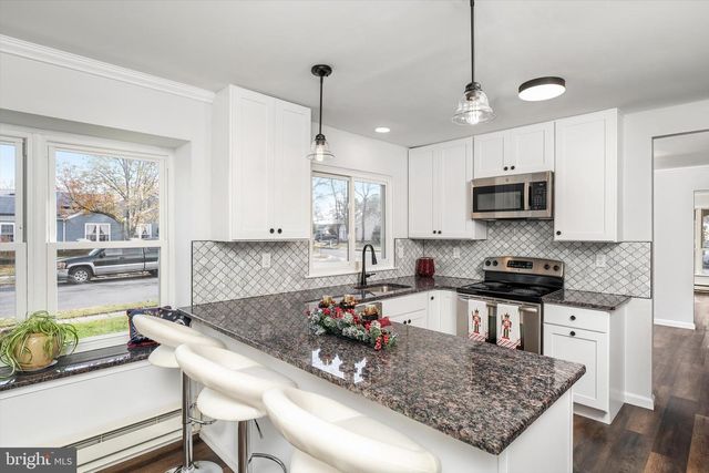 48 DUNSTABLE RD, Southampton, NJ 08088