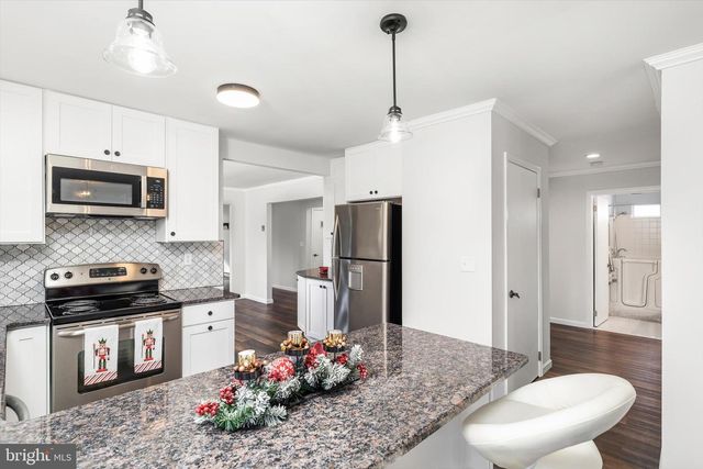 48 DUNSTABLE RD, Southampton, NJ 08088