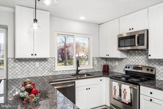 48 DUNSTABLE RD, Southampton, NJ 08088