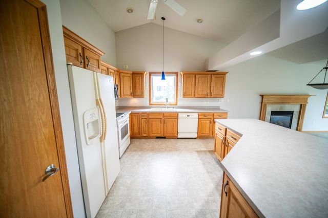 6153 South Pointe Drive SW, Rochester, MN 55902