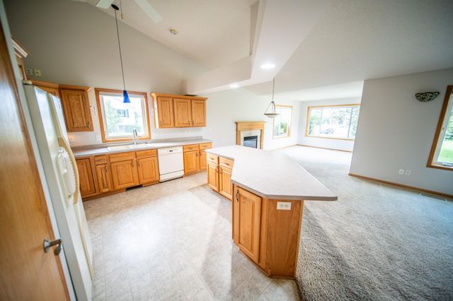 6153 South Pointe Drive SW, Rochester, MN 55902