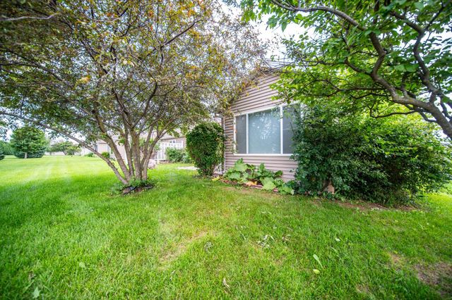 6153 South Pointe Drive SW, Rochester, MN 55902