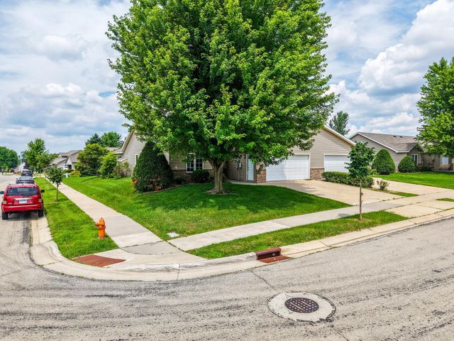6153 South Pointe Drive SW, Rochester, MN 55902