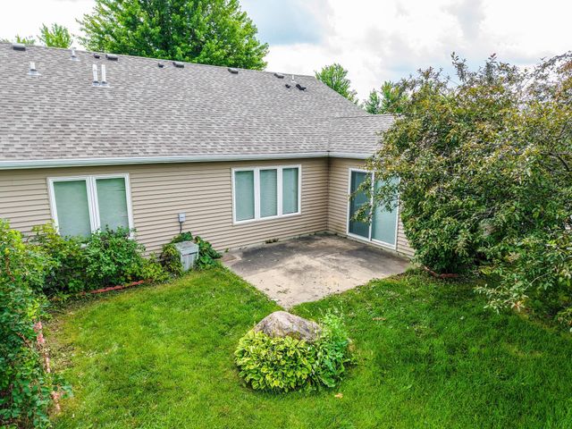 6153 South Pointe Drive SW, Rochester, MN 55902