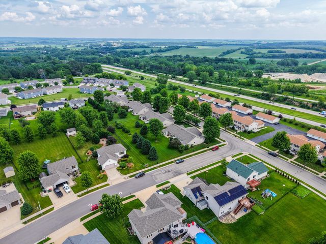 6153 South Pointe Drive SW, Rochester, MN 55902