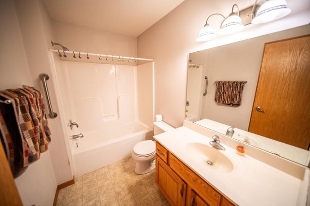 6153 South Pointe Drive SW, Rochester, MN 55902