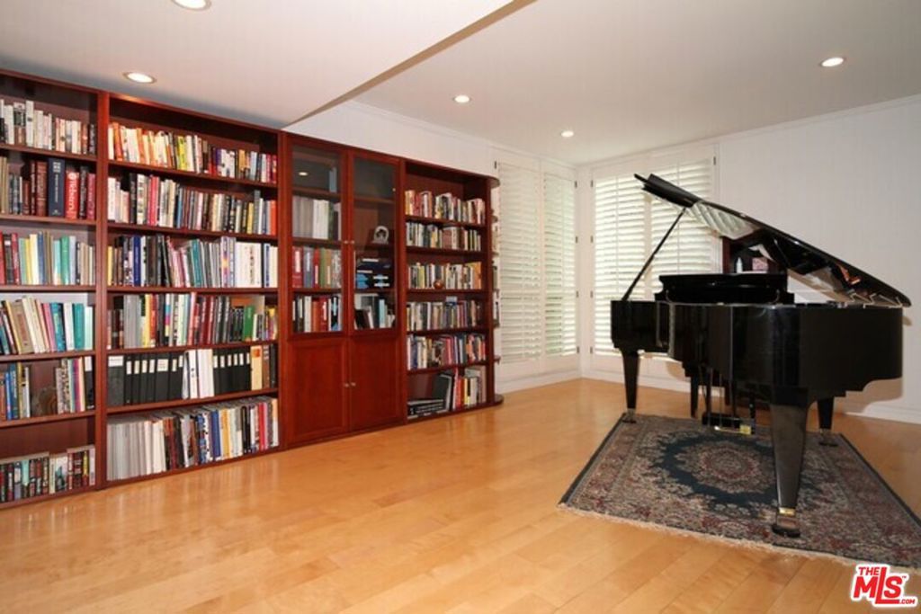 1550 Greenfield Avenue 201, Los Angeles, CA 90025 — photo 3