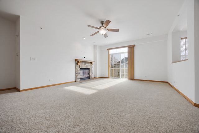 1385 SCARBORO Road 204, Schaumburg, IL 60193