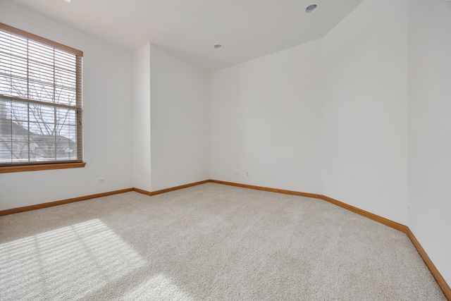 1385 SCARBORO Road 204, Schaumburg, IL 60193