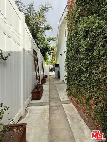 20748 Stagg Street, Winnetka (los Angeles), CA 91306