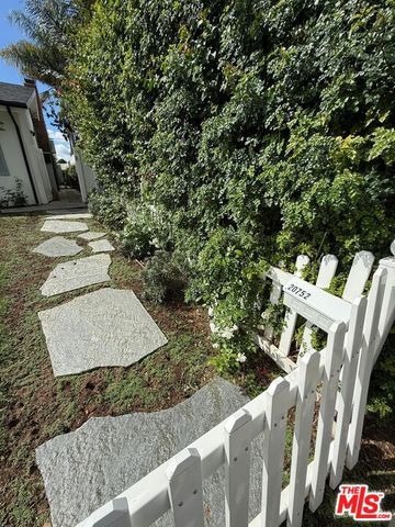 20748 Stagg Street, Winnetka (los Angeles), CA 91306