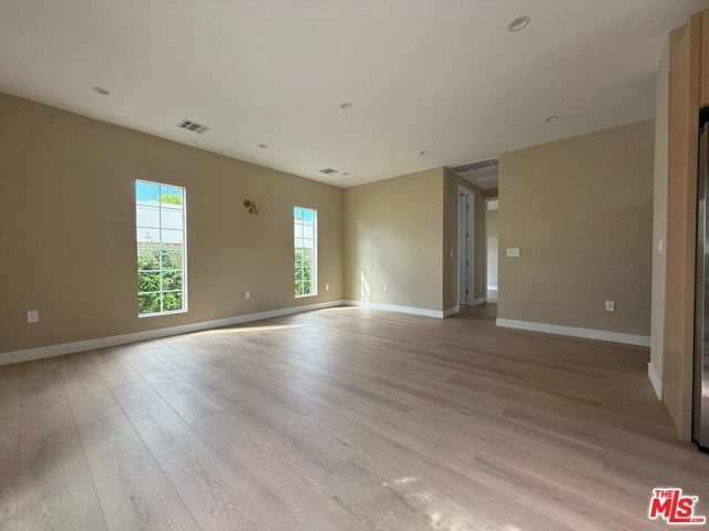 20748 Stagg Street, Winnetka (los Angeles), CA 91306