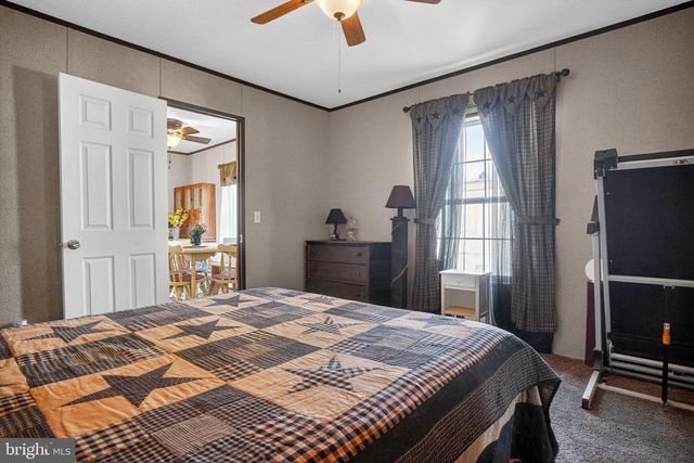 39 COUNTRY CLUB RD W, Northampton, PA 18067