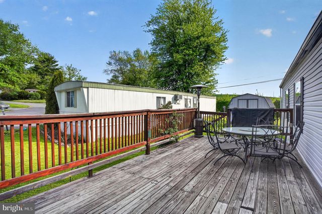 39 COUNTRY CLUB RD W, Northampton, PA 18067