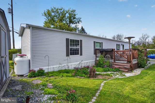 39 COUNTRY CLUB RD W, Northampton, PA 18067