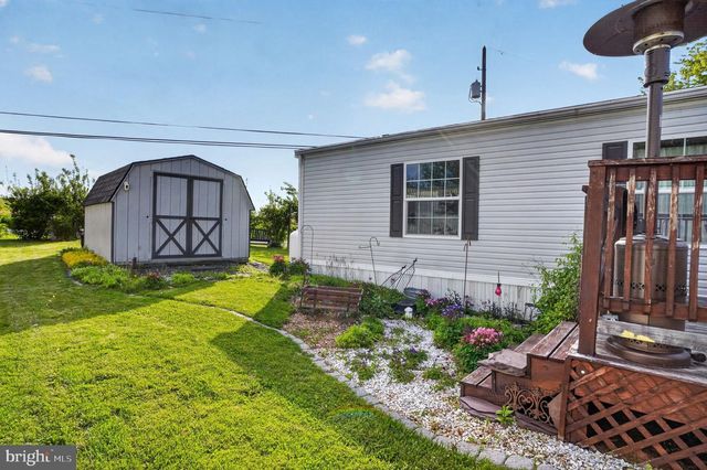 39 COUNTRY CLUB RD W, Northampton, PA 18067