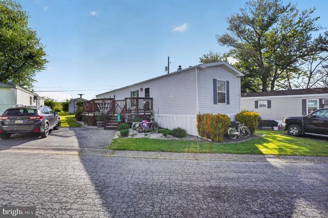 39 COUNTRY CLUB RD W, Northampton, PA 18067