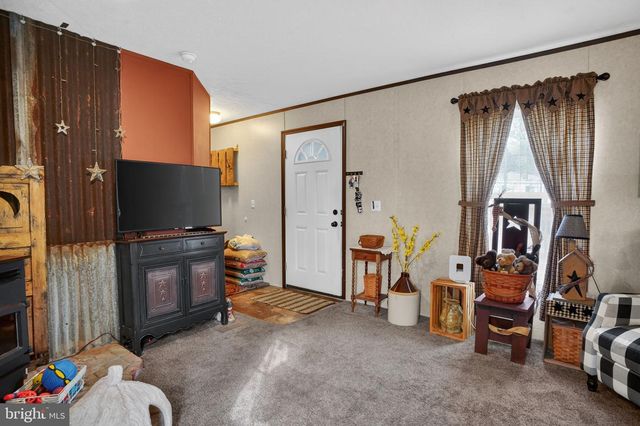 39 COUNTRY CLUB RD W, Northampton, PA 18067